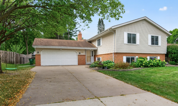 8715 North Brook Avenue N, Brooklyn Park, MN 55428