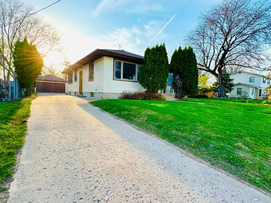 465 Ruth Street N, Saint Paul, MN 55119 - #2
