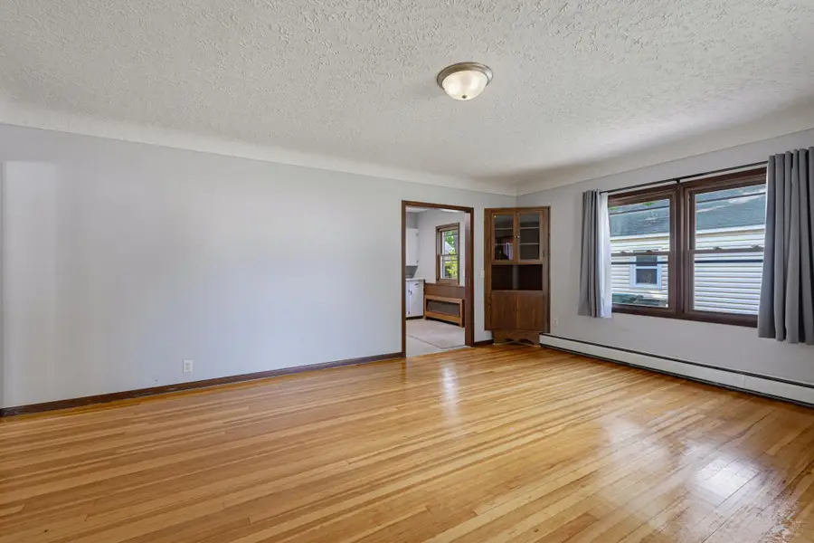 712 Lynn Road Sw, Hutchinson, MN 55350 - #2