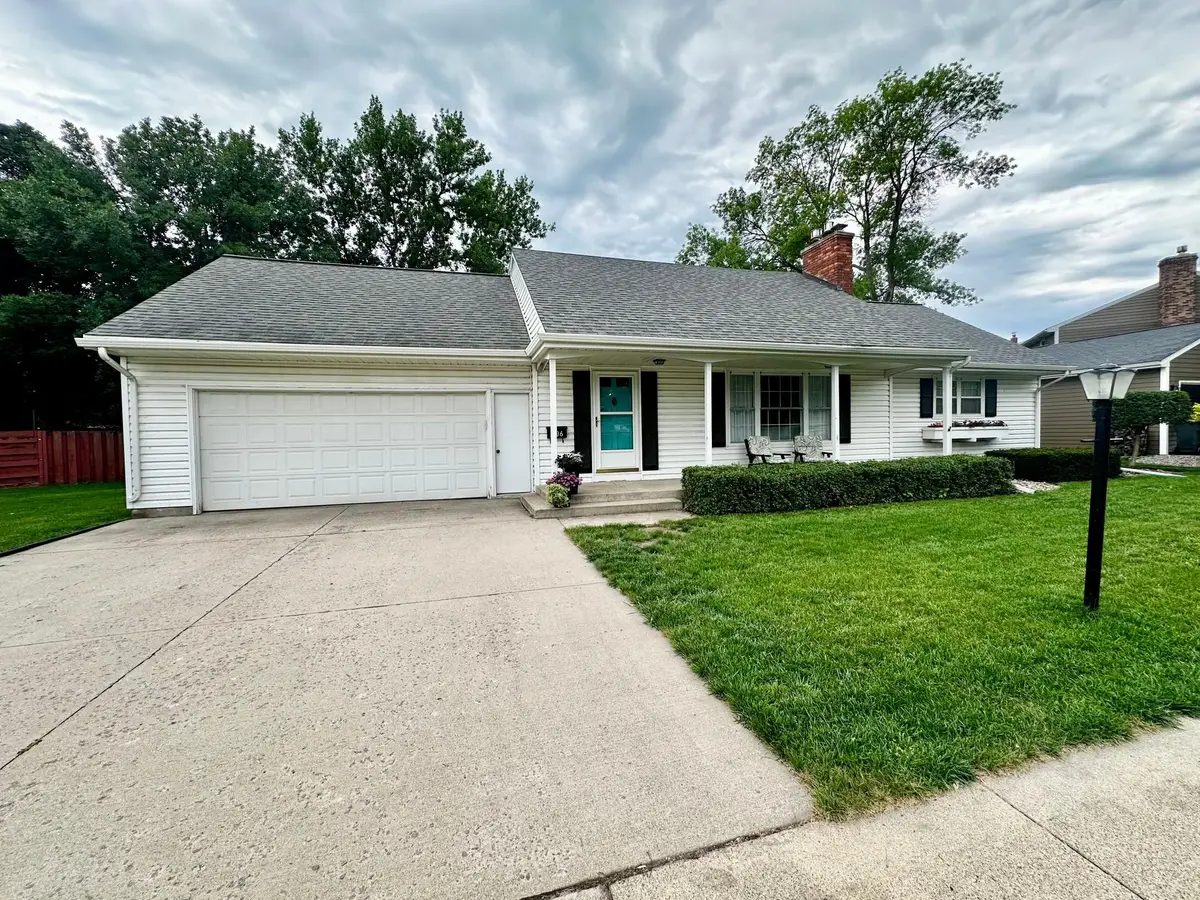 506 E Lyon Street, Marshall, MN 56258 - #1