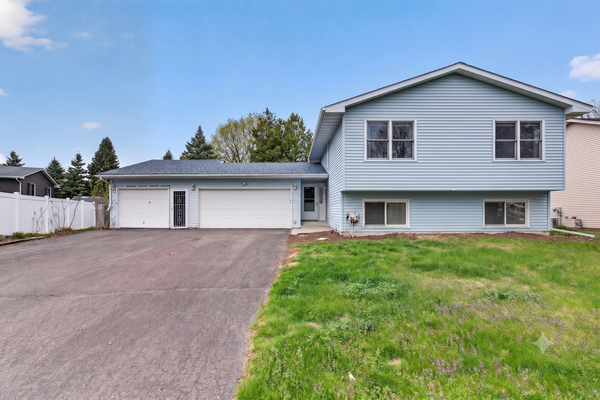7748 Cayenne Plaza W, Woodbury, MN 55125