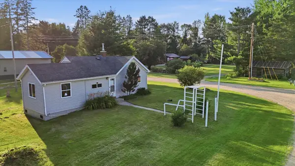 127 N 2nd Avenue, Warba, MN 55793