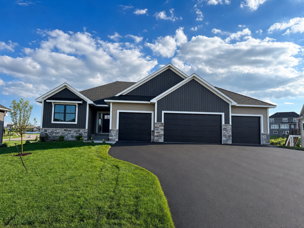 19573 Hammock Avenue, Lakeville, MN 55044