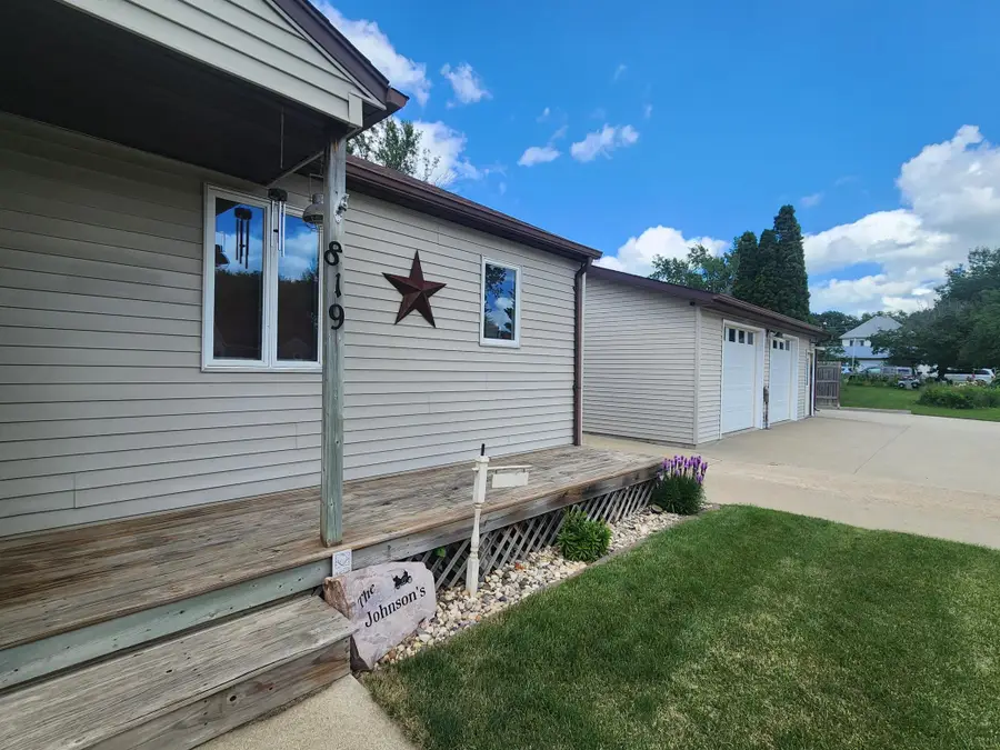 819 2nd Street Sw, Pipestone, MN 56164 - #3