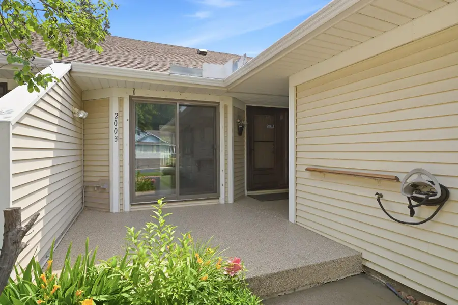 2003 28th Avenue Nw #103, New Brighton, MN 55112 - #2