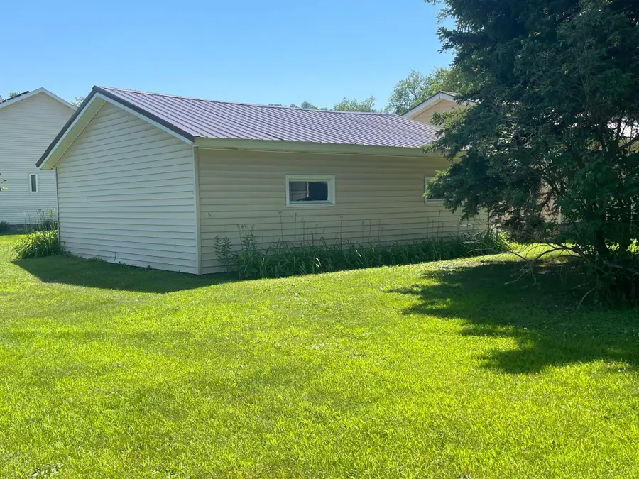 321 W Michigan Street W, Lake City, MN 55041 - #3