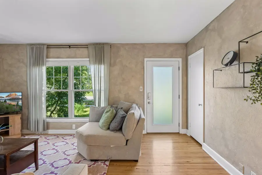 960 Hall Avenue, West Saint Paul, MN 55118 - #3