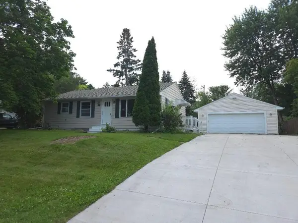 6133 Garbe Avenue, Woodbury, MN 55125
