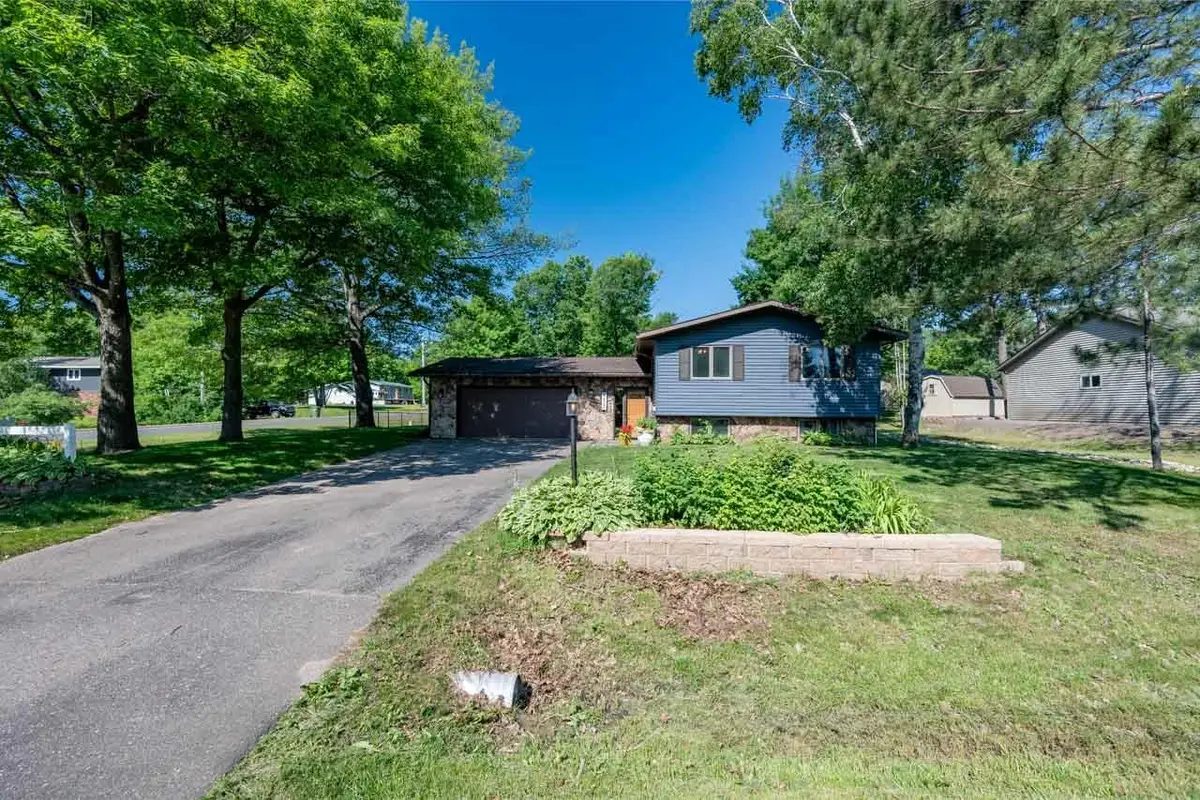 4621 5th Avenue W, Hibbing, MN 55746 - #1