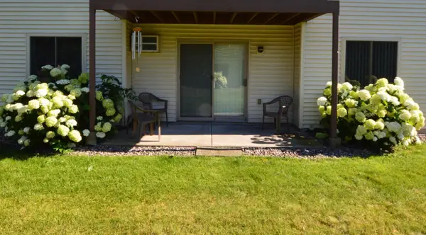 1585 Cohansey Street #101, Saint Paul, MN 55117