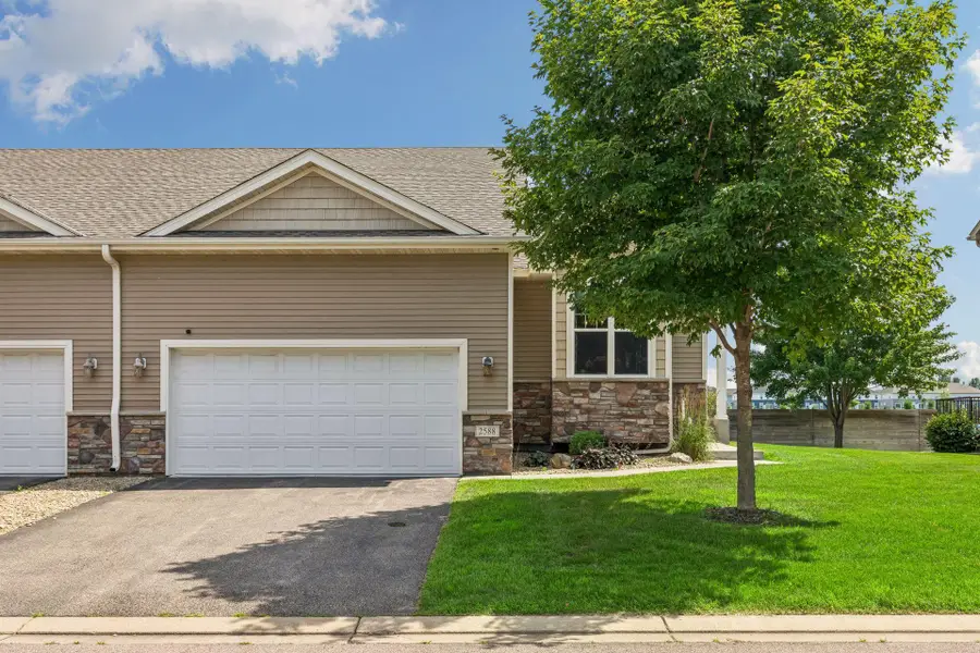 2588 Vierling Drive E, Shakopee, MN 55379 - #2