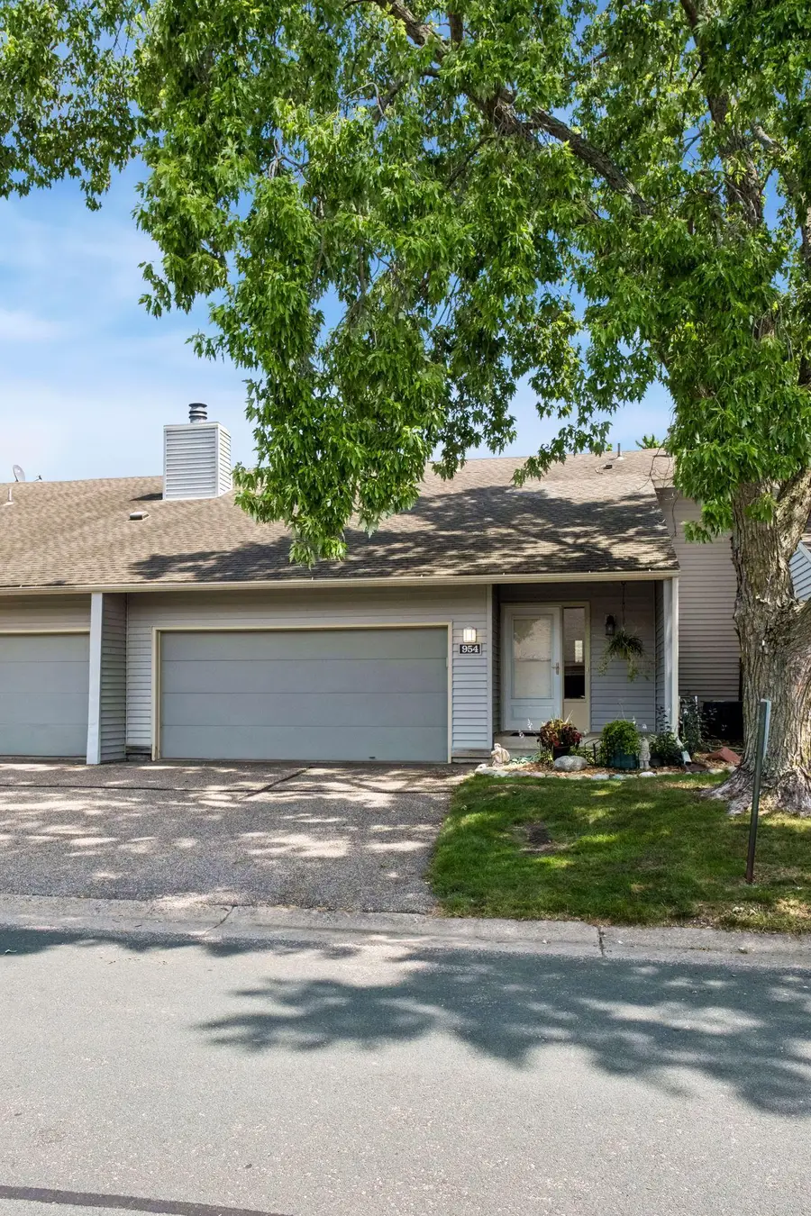 954 Carmel Court, Shoreview, MN 55126 - #3