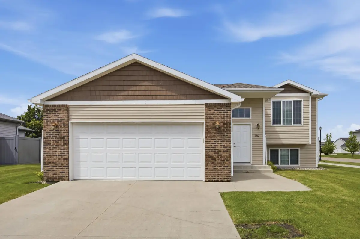 1210 30th Avenue W, West Fargo, ND 58078 - #1