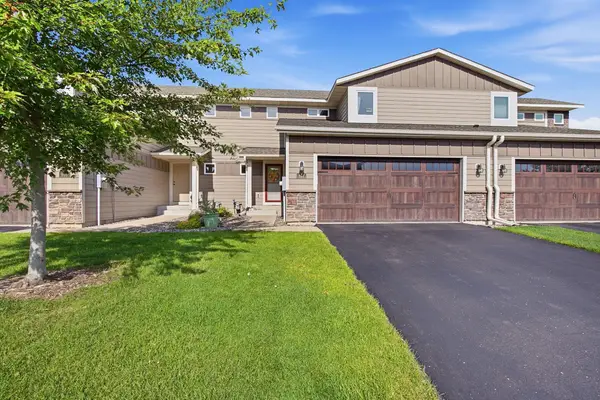 617 Hideaway Lane, Woodbury, MN 55129