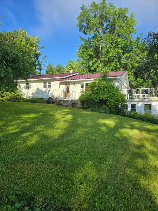 21126 210th Street, Hutchinson, MN 55350