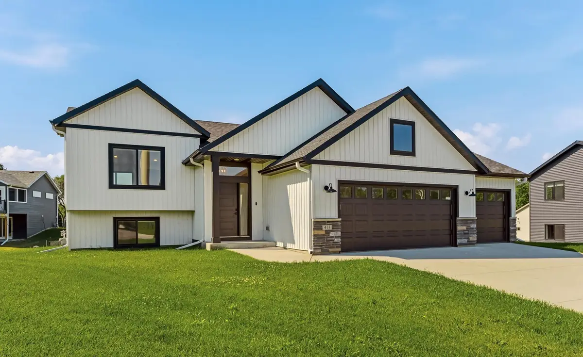 413 10th Street W, Mantorville, MN 55955 - #1
