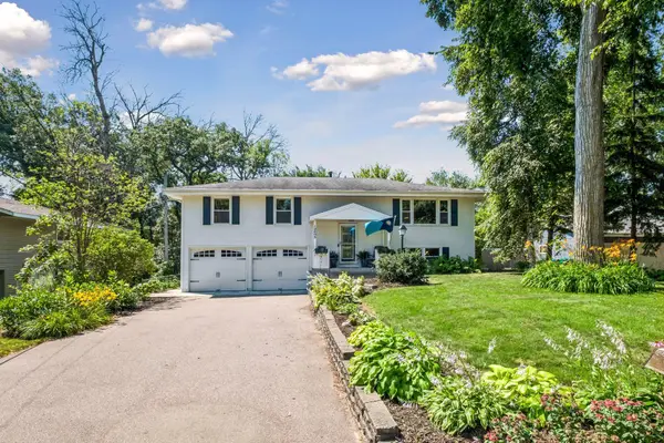 12605 25th Avenue N, Plymouth, MN 55441