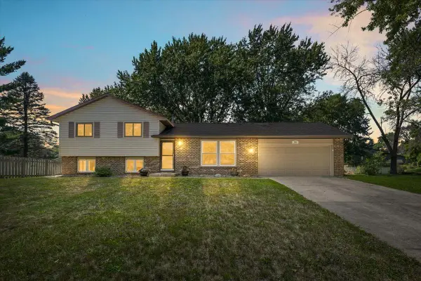 186 Cottonwood Court, Stillwater, MN 55082