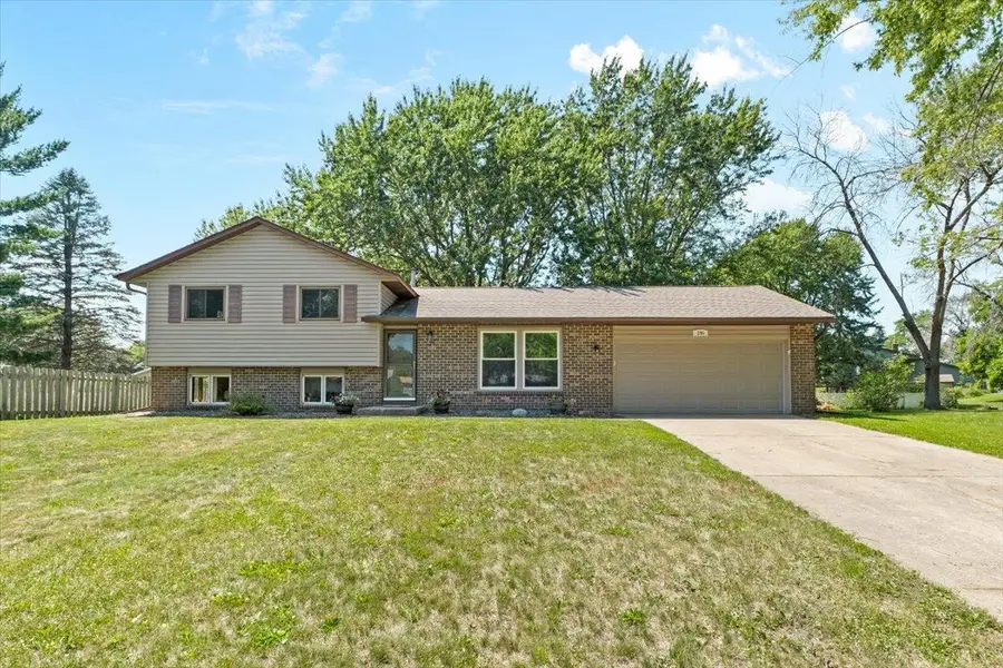 186 Cottonwood Court, Stillwater, MN 55082 - #2