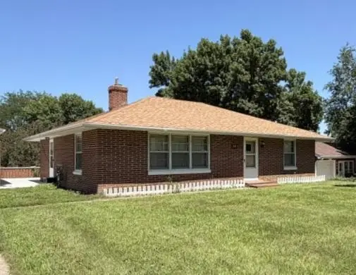 830 6th Street, Windom, MN 56101
