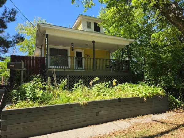 740 37th Avenue Ne, Minneapolis, MN 55421