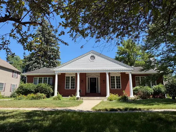 512 8th Street N, Wahpeton, ND 58075