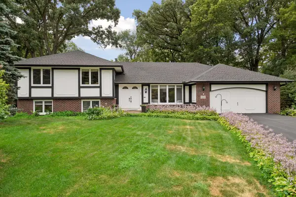 14886 Tealwood Court, Eden Prairie, MN 55347