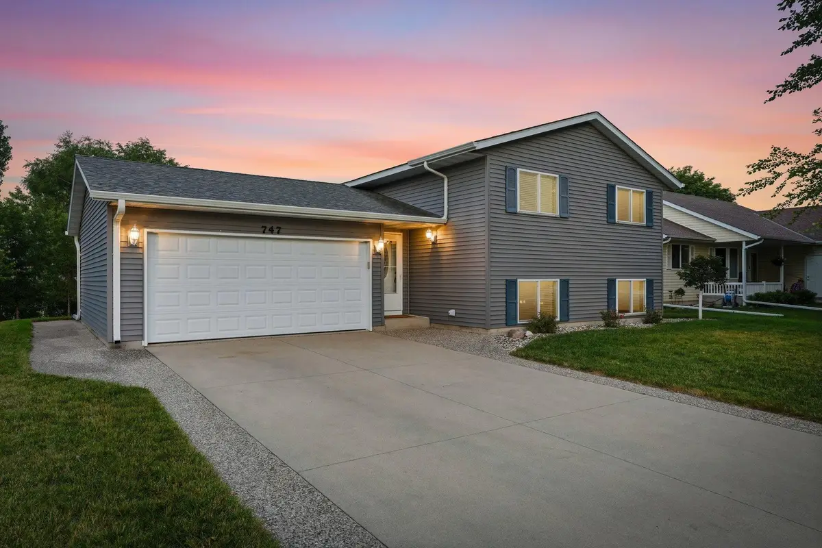 747 Louisiana Street Nw, Hutchinson, MN 55350 - #1