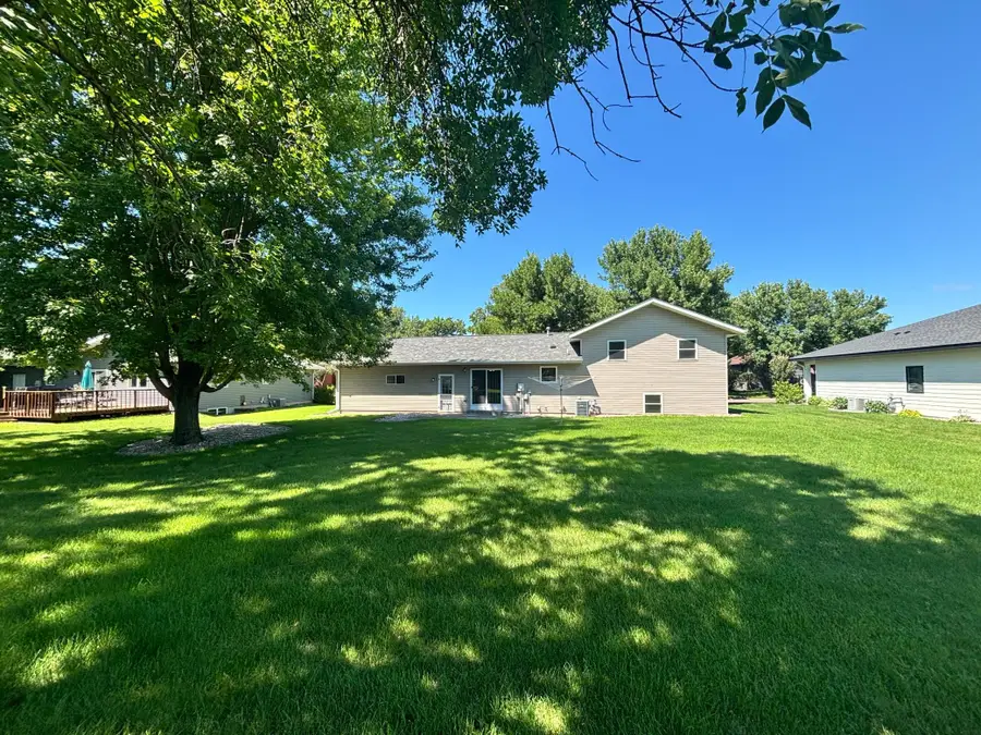 812 E Oak Street, Redwood Falls, MN 56283 - #2