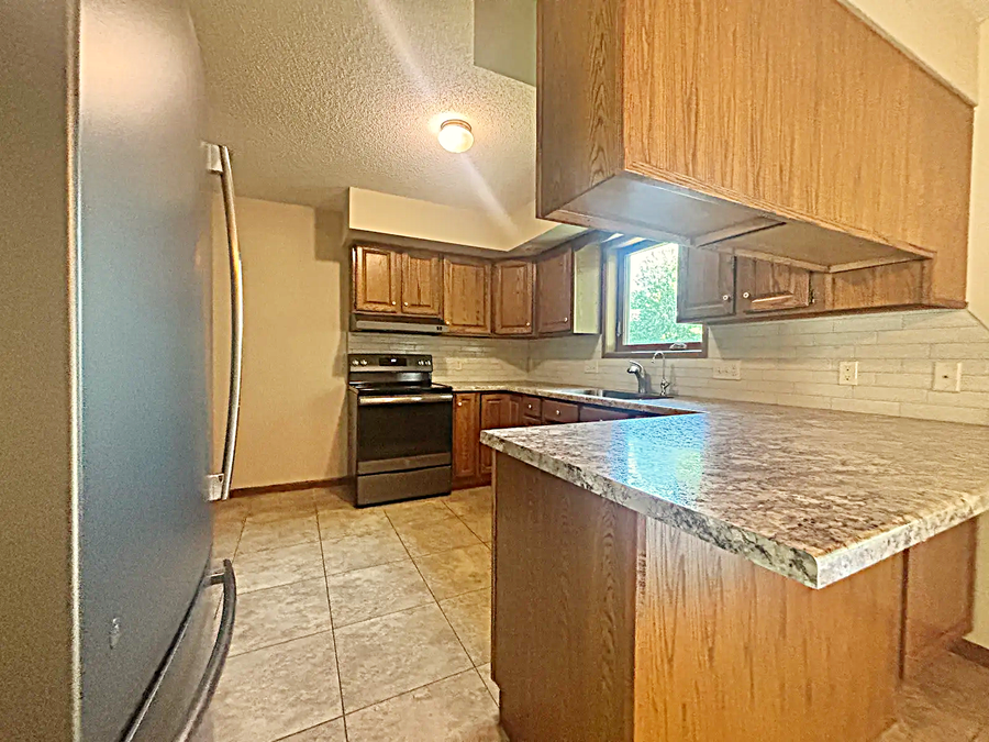 812 E Oak Street, Redwood Falls, MN 56283 - #3