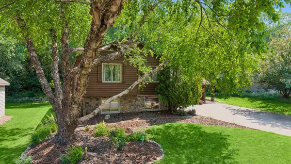 13225 Court Place, Burnsville, MN 55337
