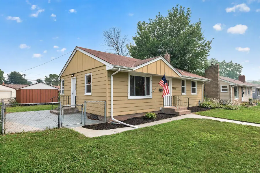 2231 Maryland Avenue E, Saint Paul, MN 55119 - #2