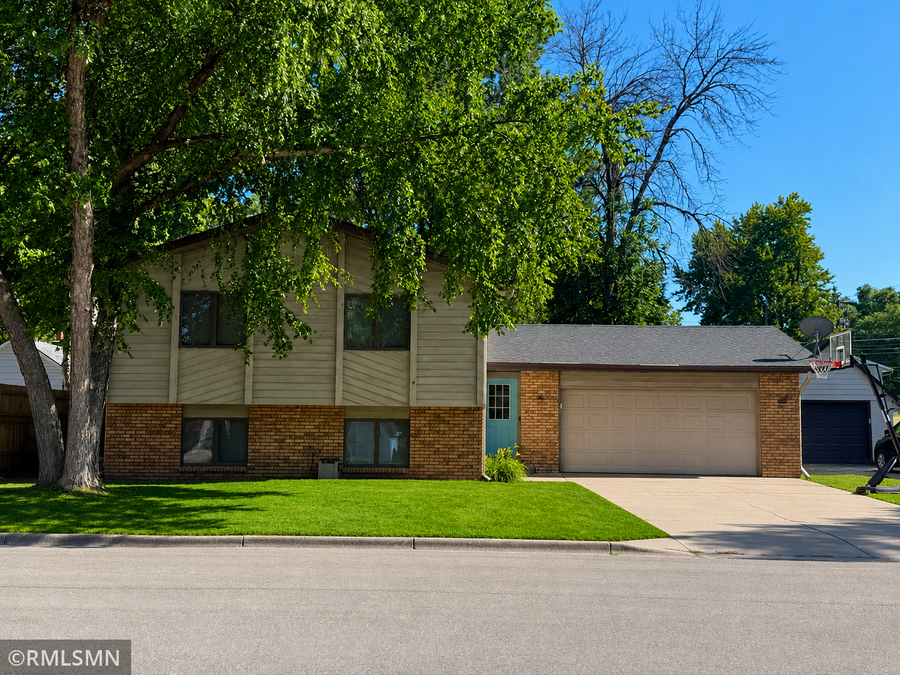 815 10th Street W, Hastings, MN 55033 - #2