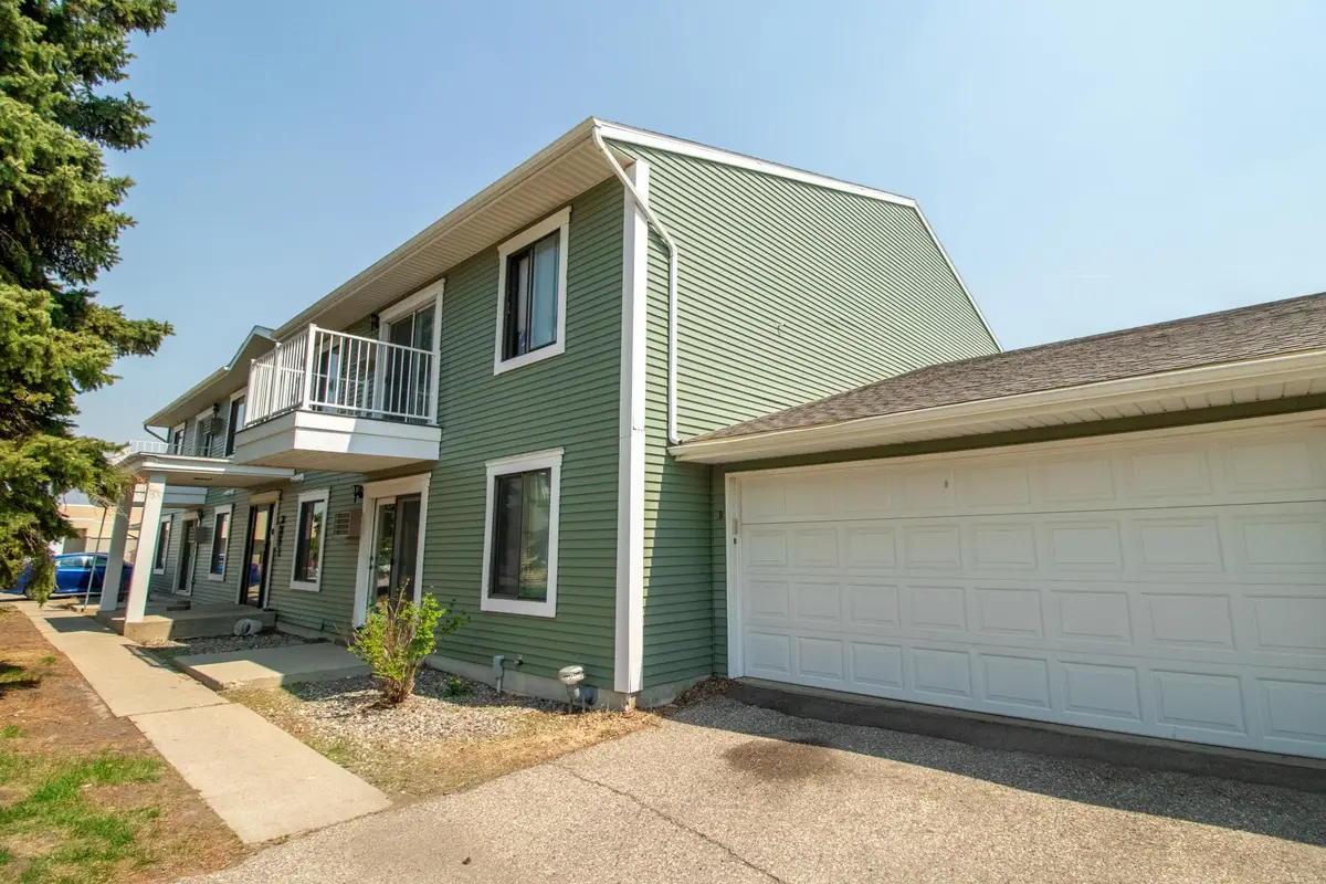 3211 15th Avenue S #D, Fargo, ND 58103 - #1