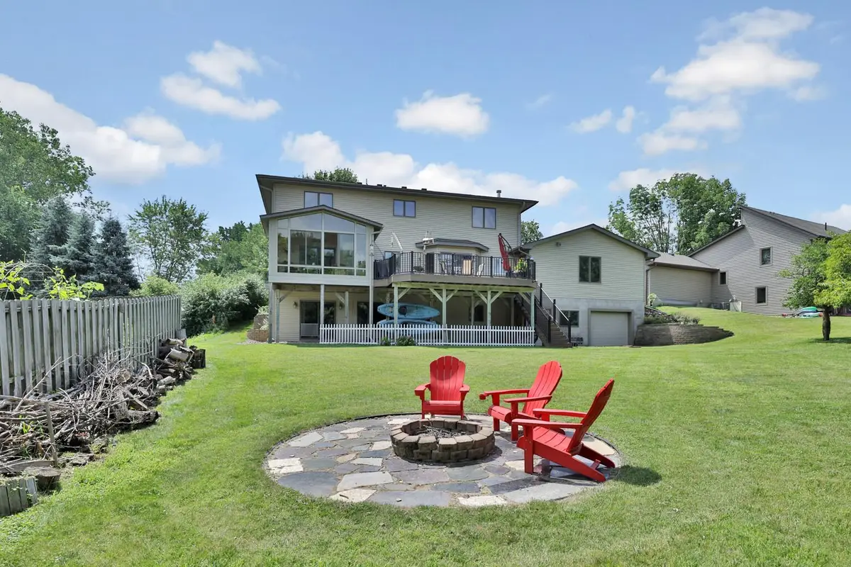 987 Demont Avenue E, Maplewood, MN 55109 - #1