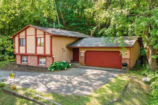 2805 Brookview Drive, Burnsville, MN 55337