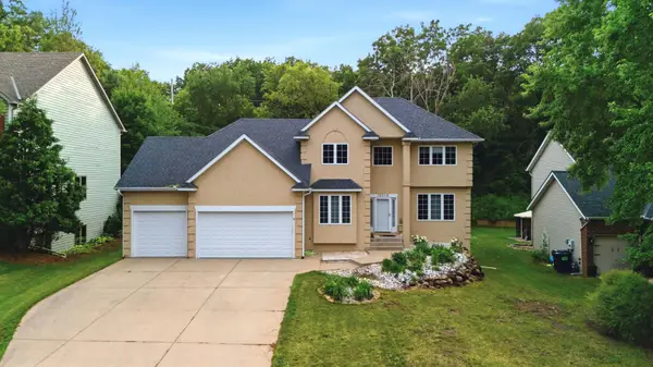 15016 Viewcrest Lane, Burnsville, MN 55306