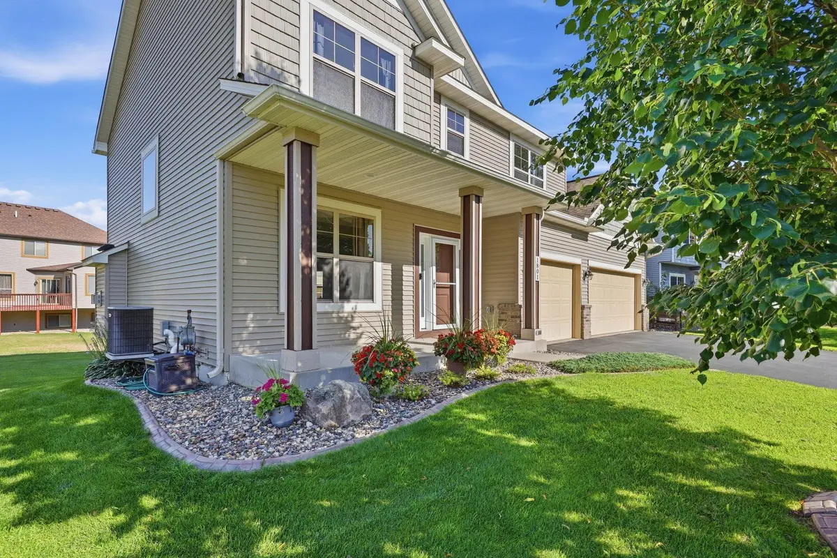 1801 Foothill Trail, Shakopee, MN 55379 - #1