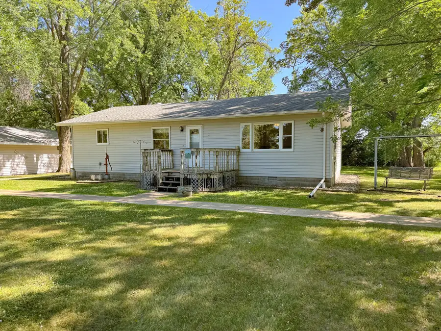 25 Broadway Avenue W, Milnor, ND 58060 - #2