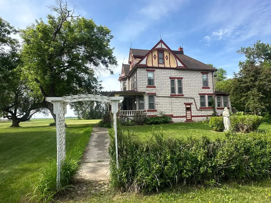 8735 NE 130th Ave, Mountain, ND 58262 - #2