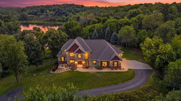905 Highlander Trail, Hudson, WI 54016