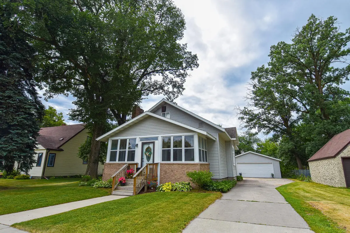 237 Markley Avenue N, Thief River Falls, MN 56701 - #1