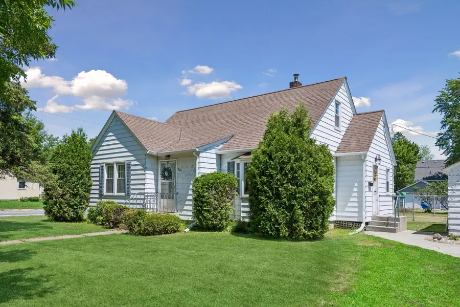 405 4th Avenue Se, Milaca, MN 56353 - #2
