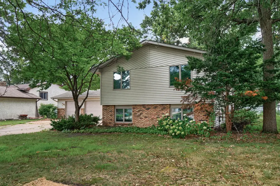 820 86th Lane Nw, Coon Rapids, MN 55433 - #2