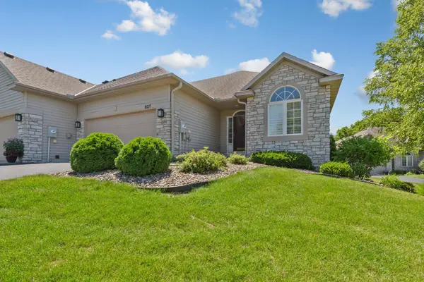 827 Vardon Court, Faribault, MN 55021