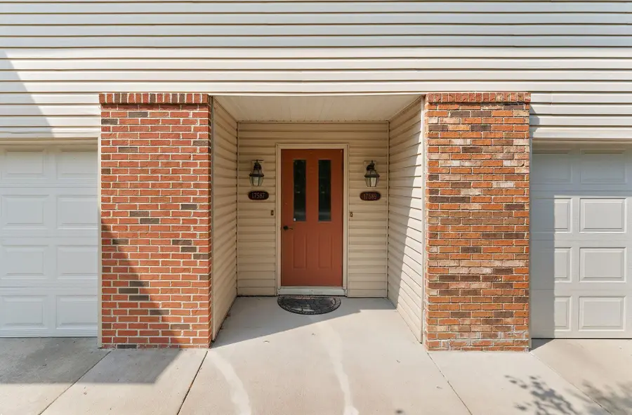 17587 Pond Circle, Eden Prairie, MN 55346 - #2