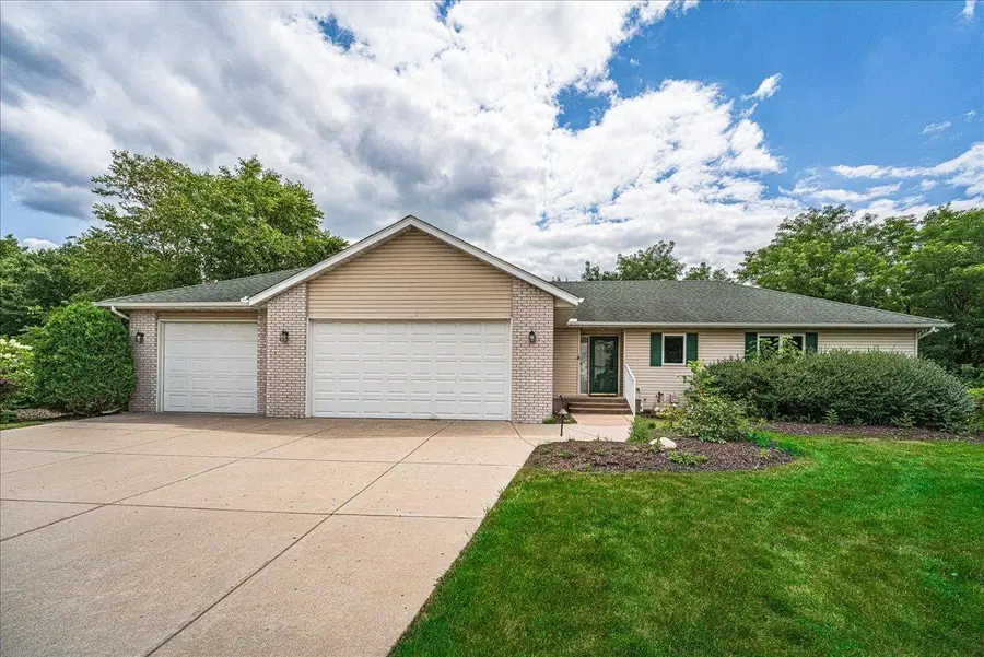 1060 Dennis Street S, Maplewood, MN 55119 - #3