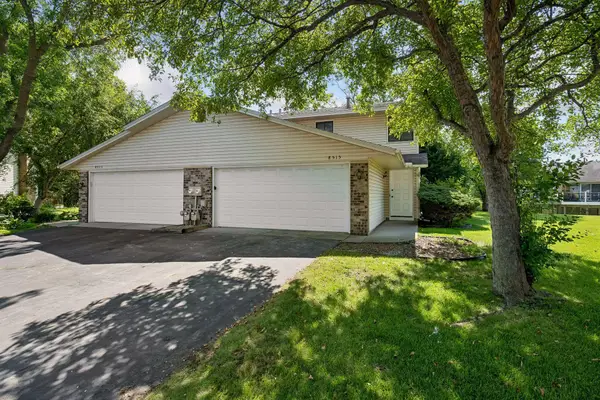 8515 W 97th Street Circle, Bloomington, MN 55438
