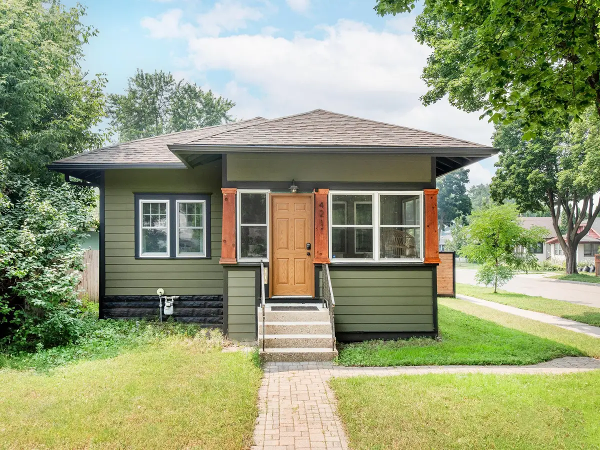 421 Snelling Avenue S, Saint Paul, MN 55105 - #1