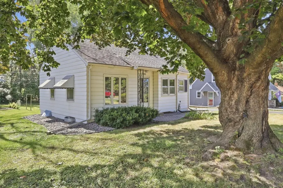 590 Valley Lane, Mendota Heights, MN 55118 - #3